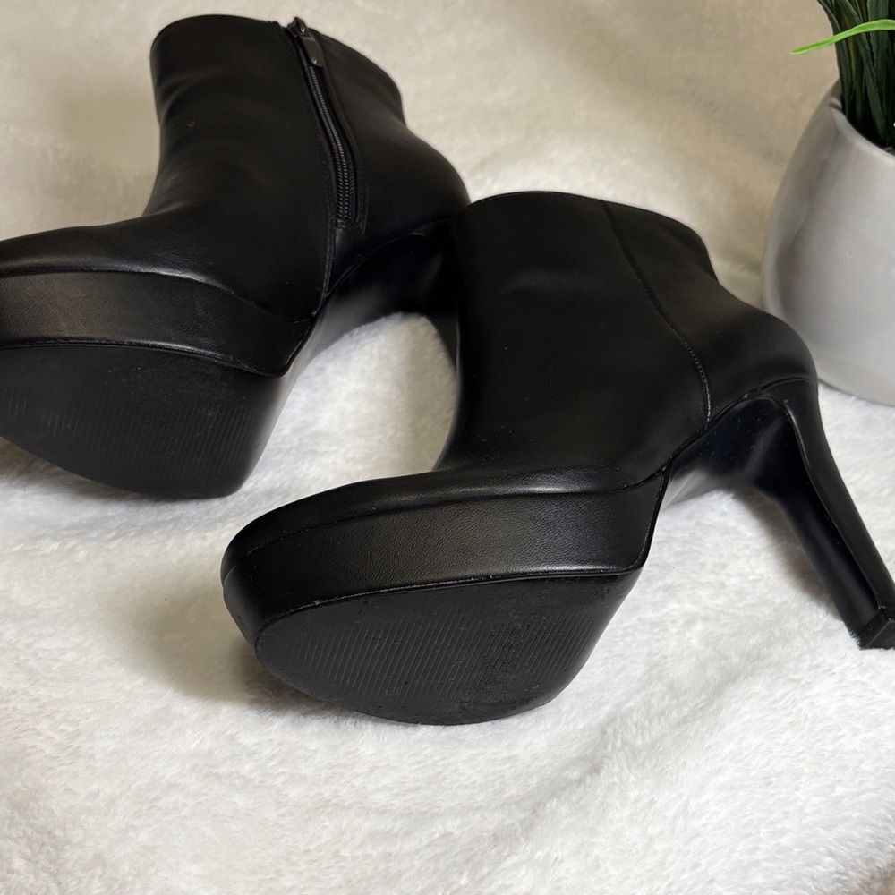Nine West Black Heeled Boots - Picture 4 of 9